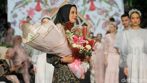 Koleksi Nawasana di half patiunus