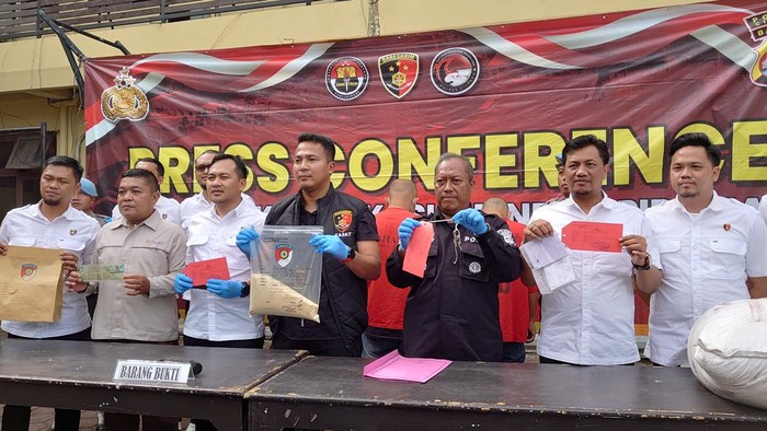 Konferensi pers penangkapan bajing loncat di Cilegon (Iqbal/detikcom)