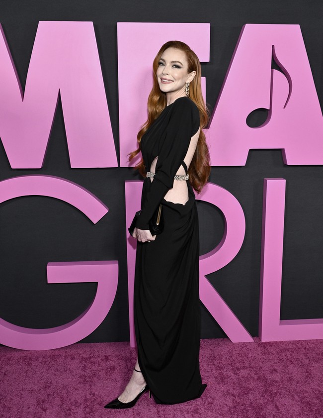 Penampilannya di premiere ‘Mean Girls’ musikal jadi sorotan. Pasalnya, tubuhnya tetap ramping dengan perut tampak rata, 6 bulan setelah melahirkan. Foto: Evan Agostini/Invision/AP/Evan Agostini