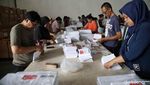 Ratusan Emak-emak Ikut Lipat Suara Pilpres 2024