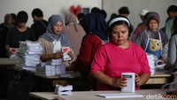 Penyortiran dan pelipatan seluruh surat suara ditargetkan selesai paling lambat 15 Januari 2024.