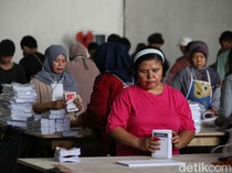 Ratusan Emak-emak Ikut Lipat Suara Pilpres 2024
