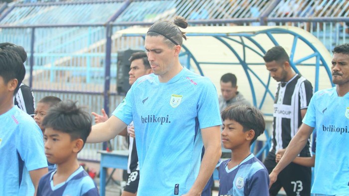 Pemain Persela Jonny Cambell