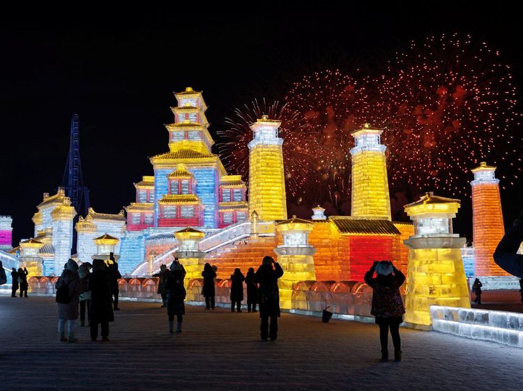 Potret Warna-warni Festival Es Terbesar Dunia di Harbin China