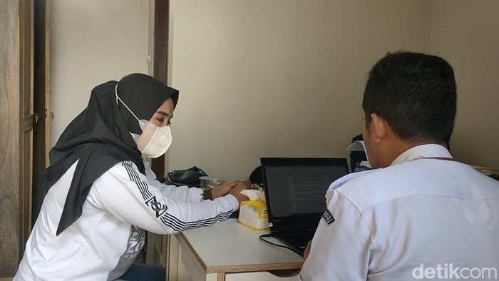Proses pemeriksaan anggota Banpol PP dukung Gibran di Garut