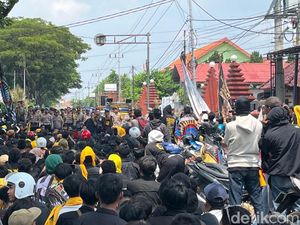 Ratusan Pesilat Datangi PN Mojokerto Kawal Rekannya Jalani Persidangan