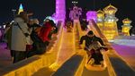 Rekor! Potret Antusias Pengunjung Liburan di Festival Es Harbin