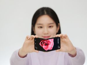 Samsung Pamerkan Desain Foldable yang Bisa Dilipat Dua Arah