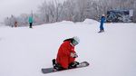 Serunya Bermain Ski Menyusuri Lereng Kota Es Harbin China