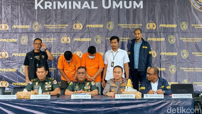 Sindikat curanmor diungkap Polda Metro Jaya dan Puspomad V Brawijaya. Tersangka sipil membeli dan menampung kendaraan kredit bermasalah atau hasil curian. (Wildan N/detikcom)