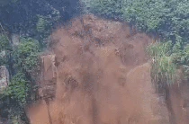 Heboh Air Lumpur di Curug Batu Templek Bandung