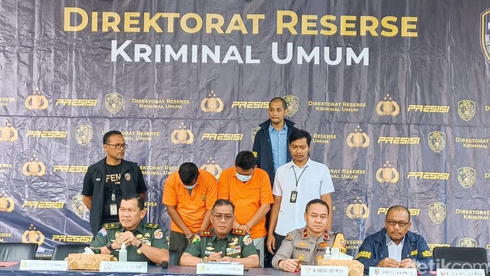 TNI AD dan Polda Metro Jaya mengungkap kasus pencurian kendaraan bermotor