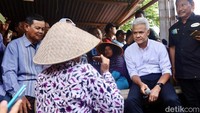 Dalam diskusi itu, petani mengeluhkan kelangkaan pupuk, kenaikan BBM, irigasi, dan ketersediaan pasar untuk menjual hasil panen.