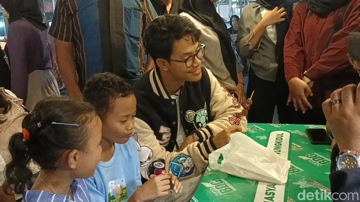Alam Ganjar saat singgah di Taman Kuliner di Kapanewon Wonosari, Gunungkidul.