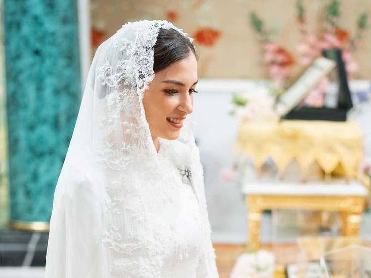 Foto: Detail Penampilan Anisha Rosnah saat Dinikahi Pangeran Mateen