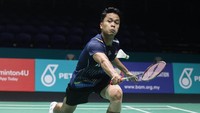 Ginting, yang merupakan unggulan keempat, mendapatkan perlawanan alot dari Lu Guang Zu. Ia kalah 21-23 di gim pertama. Foto: dok. PBSI
