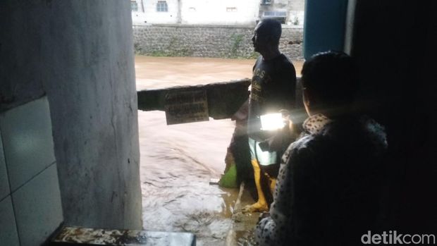 Banjir di kawasan Braga, Kota Bandung, Kamis (11/1/2024).