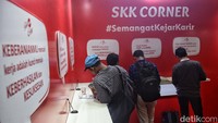 Menurut data BPS pada Agustus 2023, jumlah pengangguran di Indonesia sebanyak 7,86 juta atau turun 0,56 juta orang dibandingkan pada Agustus 2022 yang sebanyak 8,42 juta orang. 