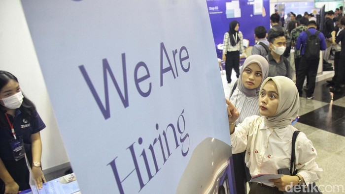 Bursa Kerja yang Selalu Dipadati Peminat Indonesia Career Expo tengah digelar di Gedung Smesco, Jakarta Selatan. Bursa kerja ini selalu diserbu pencari kerja.