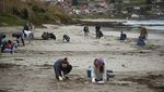 Butiran Plastik Cemari Pantai di Spanyol