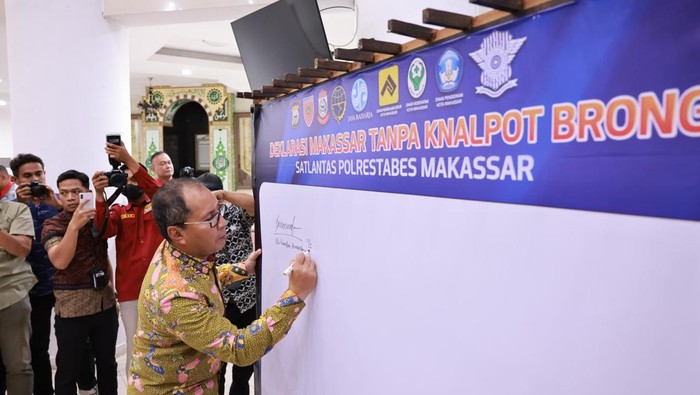 Deklarasi Makassar Bisa Tonji Tanpa Knalpot Brong.