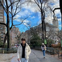 Eddy sendiri diketahui memiliki darah blasteran dari kedua orangtuanya. Wajah ganteng putra semata wayang Maudy Koesnaedi dan Erik Meijer itu pun kerap bikin salfok. Foto: Instagram/@eddy_mm