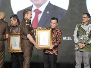 Berperan Aktif Dukung Tugas Kejaksaan di Jambi, Al Haris Raih R. Soeprapto Award