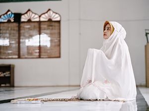 Bacaan Doa Setelah Sholat 5 Waktu Sendiri Lengkap dengan Dzikirnya