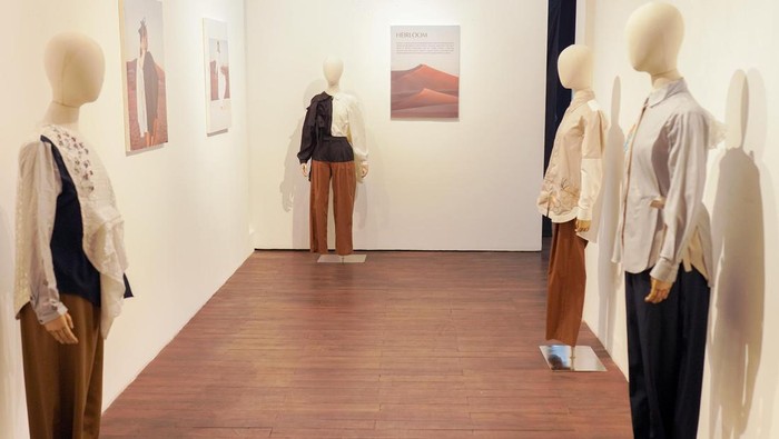 Industri Fashion Terus Menggeliat dengan Berbagai Kemasan Industri fashion terus bergeliat dengan beragam kemasan yang mengikuti perkembangan zaman. Seperti ini salah satunya.