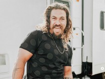 Jason Momoa Aquaman Tak Punya Rumah dan Tinggal di Camper Van, Ini Potretnya