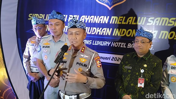 Kakorlantas Polri Irjen Aan Suhanan usai rakor pembinaan Samsat tingkat nasional di Trans Hotel Bandung.