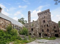 Kastel Tua 90 Tahun Dijual Rp 45 M, Minat?