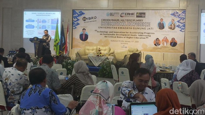 Kegiatan seminar internasional di UGJ Cirebon