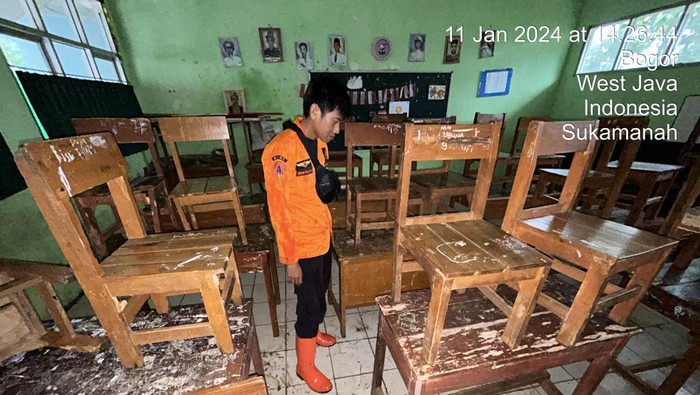 Kelas di Bogor Usai Dilanda Banjir