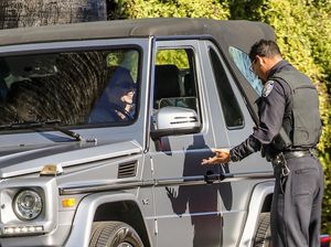 Kendall Jenner-Hailey Bieber Malah Tertawa Ditilang karena Terobos Lampu Merah