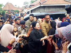 Kunjungi Perajin Tembaga Tumang, Puan Beli Baskom buat Kungkum Kaki