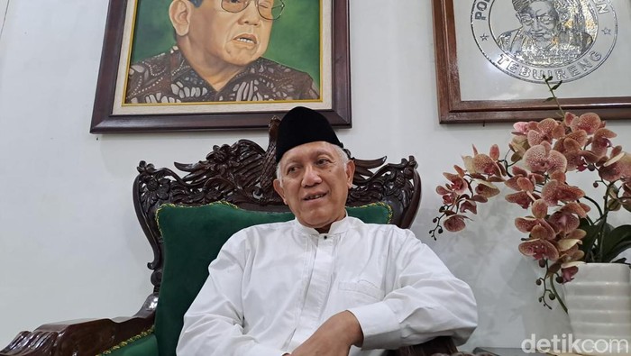 Bantah Dukung Prabowo Gibran Gus Kikin Tegaskan Tebuireng Tetap Netral 0513