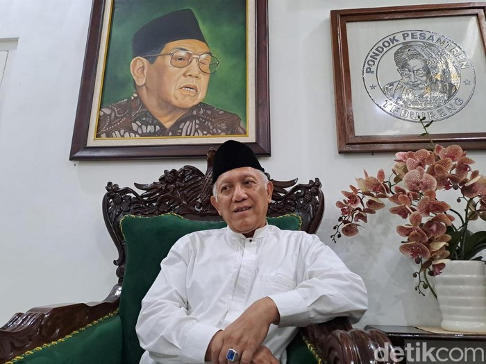 Pj Ketua PWNU Jatim KH Abdul Hakim Mahfudz atau Gus Kikin