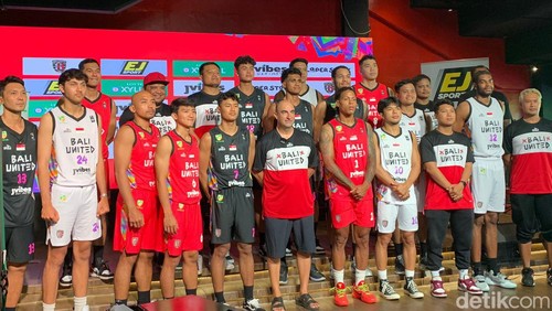 Bali United Basketball saat launching jersey, tim, dan sponsor baru untuk musim ini di Gianyar, Kamis (11/1/2024).