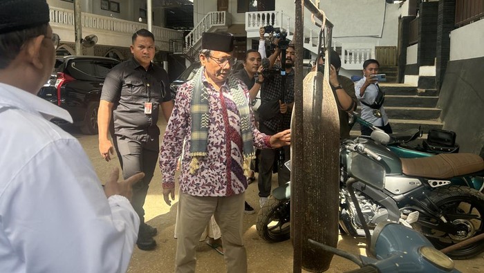 Mahfud Md di Ponpes Banyuanyar Pamekasan