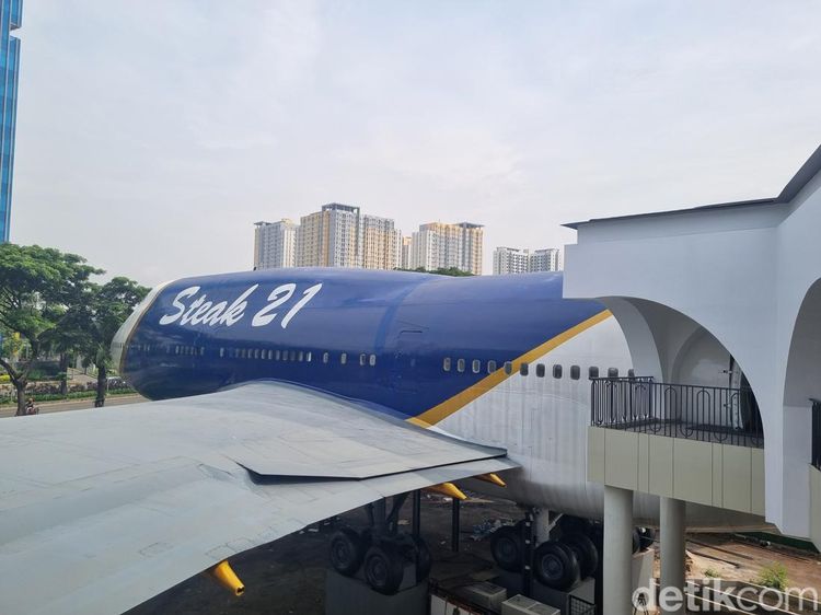 Potret Boeing 747-400 Disulap Jadi Tempat Makan Steak di Bekasi