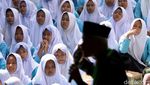 Momen Ganjar Ingatkan Pentingnya Pendidikan kepada Santri di Tegal