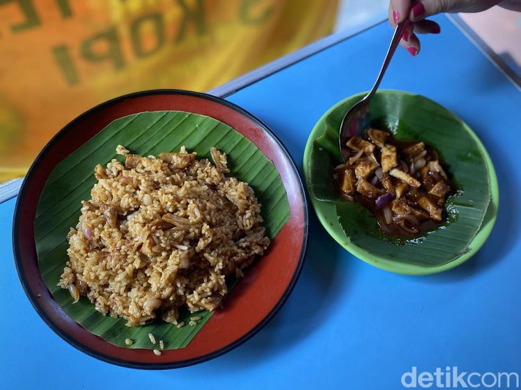 Sedapnya Nasi Goreng Babat yang Pakai Kecap Lokal Semarang