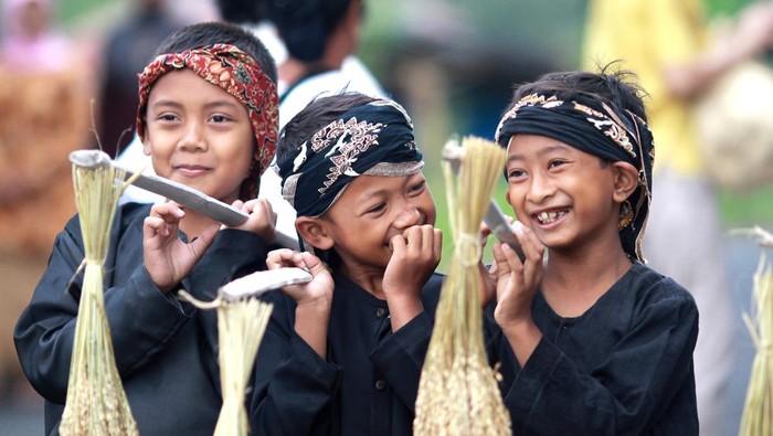 Pakaian adat sunda
