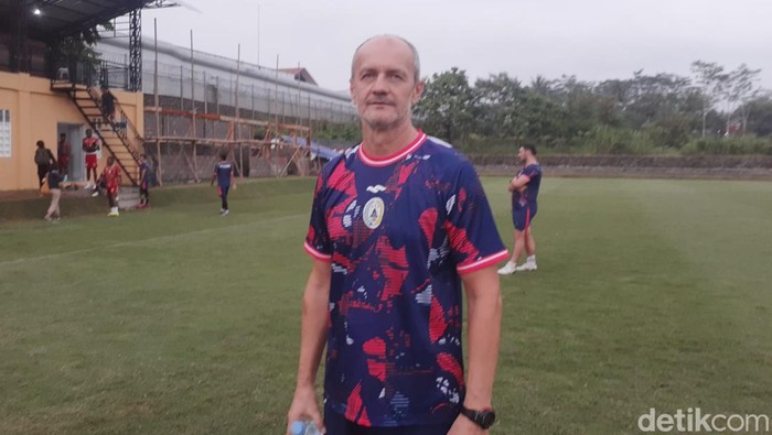 Pelatih PSS Sleman Risto Vidakovic saat ditemui di Lapangan Pakembinangun, Sleman, Kamis (11/1/2024).