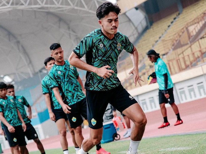 Pemain PSKC Cimahi saat menjalani sesi latihan di Stadion GBLA