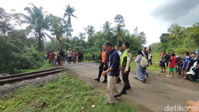 Perlintasan tanpa palang pintu di Ciamis