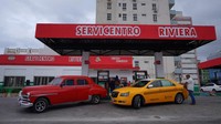 Selain BBM, biaya listrik juga naik 25% untuk konsumen utama di daerah pemukiman. Hal ini akibat kenaikan harga gas alam. REUTERS/Alexandre Meneghini  