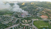Kondisi semakin memanas saat pos penjagaan gedung parlemen dibakar oleh para pendemo yang tidak lain adalah para aparatur negara itu sendiri. Bahkan petugas pemadam kebakaran yang datang ke lokasi malah diancam oleh pengunjuk rasa saat hendak memadamkan api. (Femli Studio/via REUTERS)