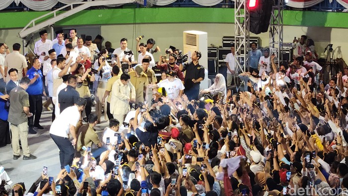 Prabowo joget gemoy di Pangkalpinang, Bangka Belitung, 11 Januari 2024. (Adrial Akbar/detikcom)